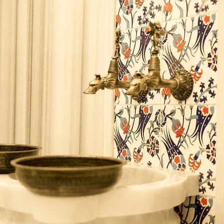 Flat With Turkish Hammam And Bar In Beyoglu Istanbul