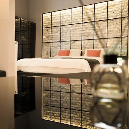 Flat With Turkish Hammam And Bar In Beyoglu Apartment *